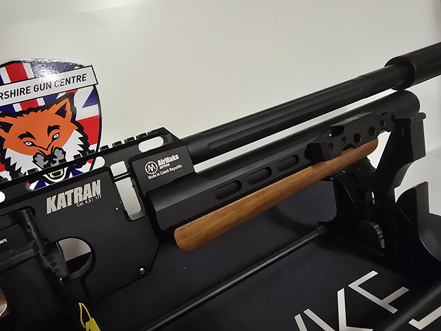 USED AirMaks Katran Compact Walnut .177 PCP RIFLE SH200925003