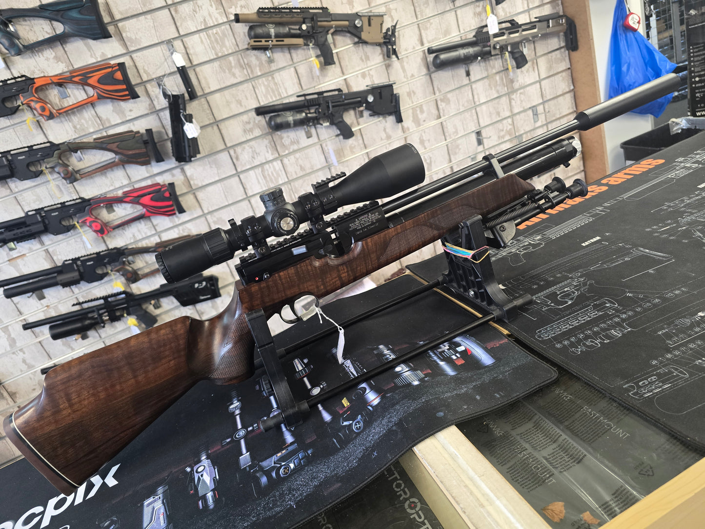 USED Weihrauch HW100 .22 PCP RIFLE SH180726001